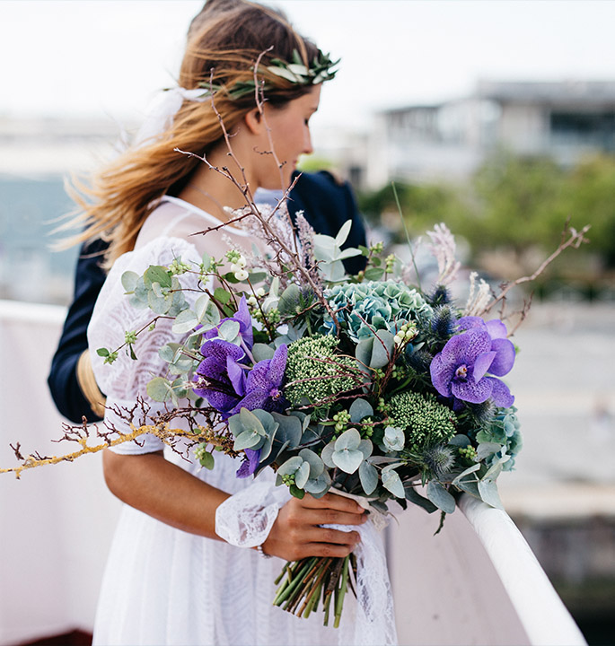 bride-purple-bouquet.jpg